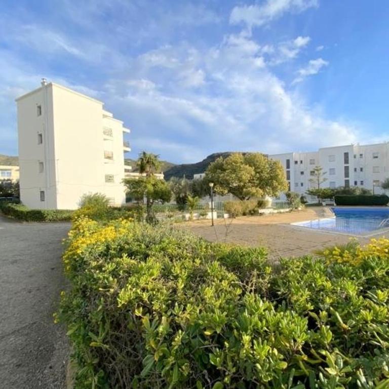Apartamento de 3 habitaciones con piscina y parking en Roses - HISP-312-19 - Apartamento - 6