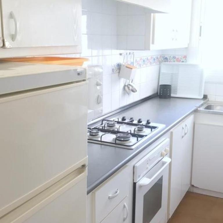 Apartamento de 3 habitaciones con piscina y parking en Roses - HISP-312-19 - Apartamento - 21