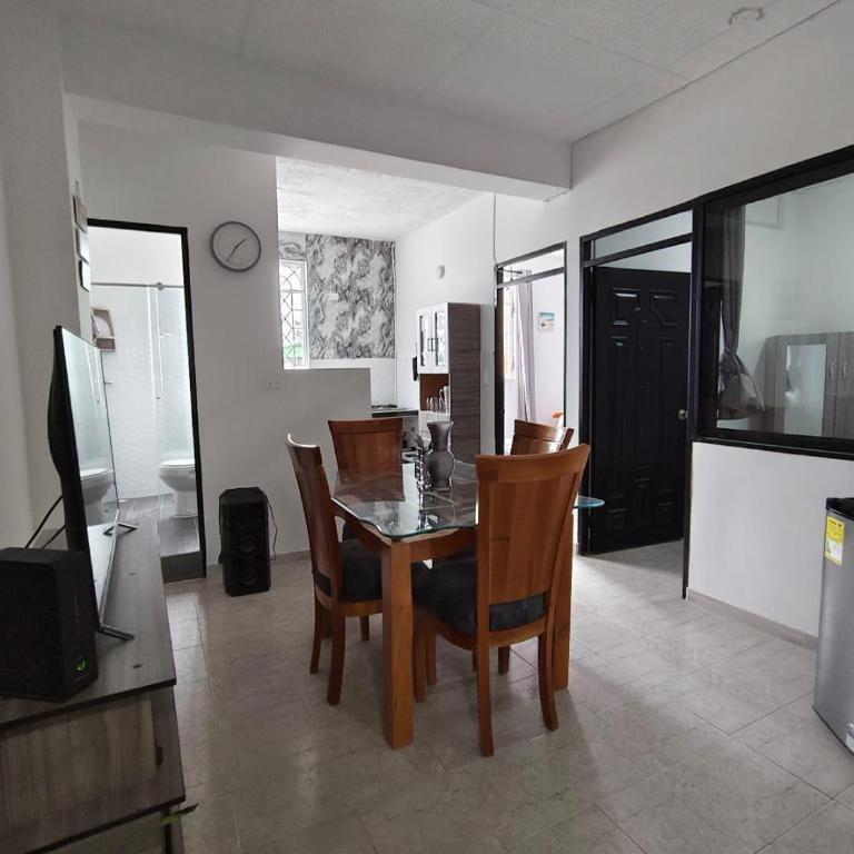 Bahamas House - Two-Bedroom Apartment - 4