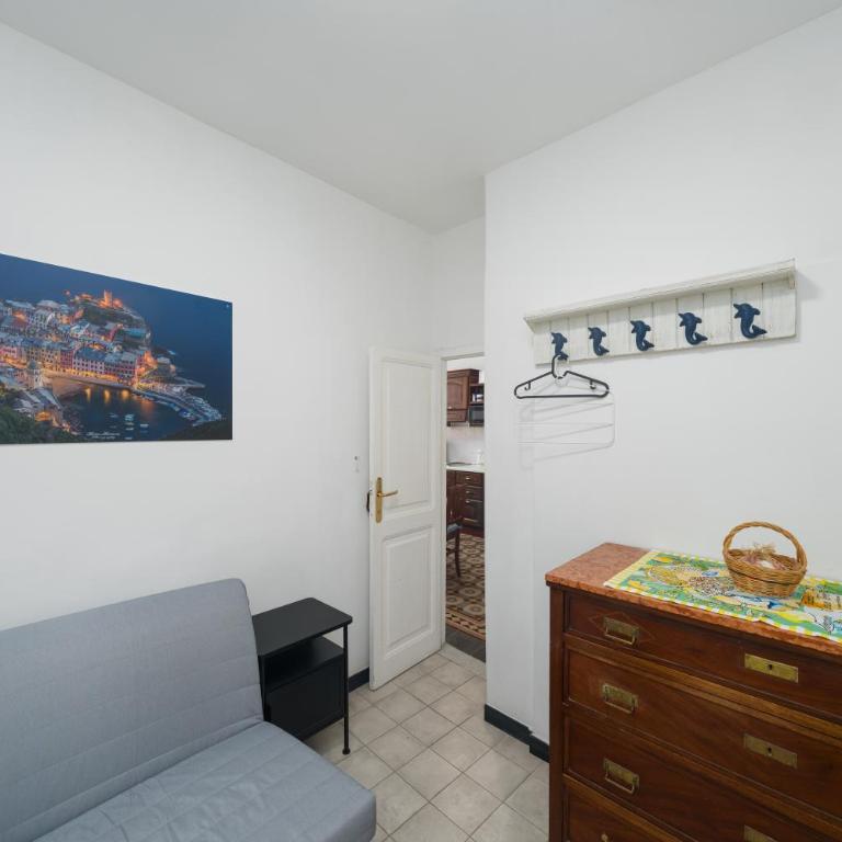NICHOLISA Apartment - Wifi kitchen and AC - Two-Bedroom Apartment with City View - 19