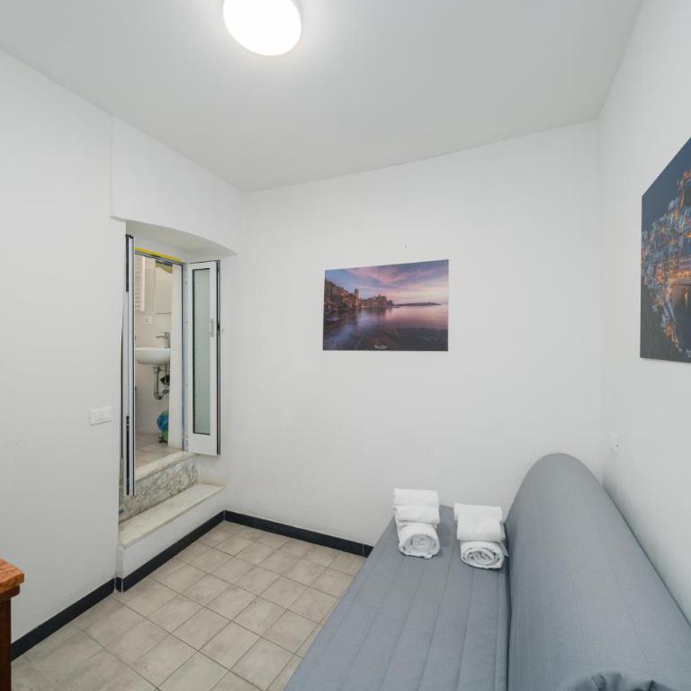 NICHOLISA Apartment - Wifi kitchen and AC - Two-Bedroom Apartment with City View - 17