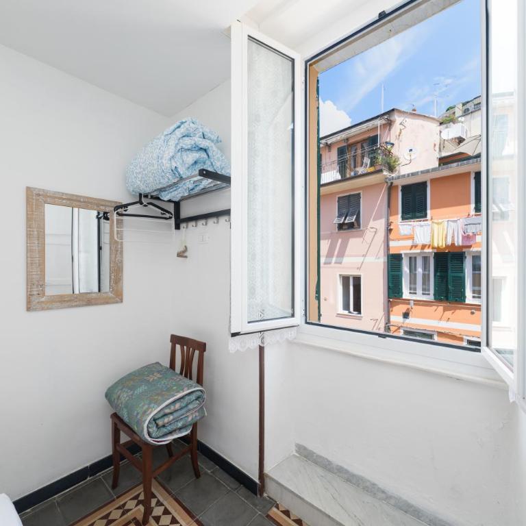 NICHOLISA Apartment - Wifi kitchen and AC - Two-Bedroom Apartment with City View - 13