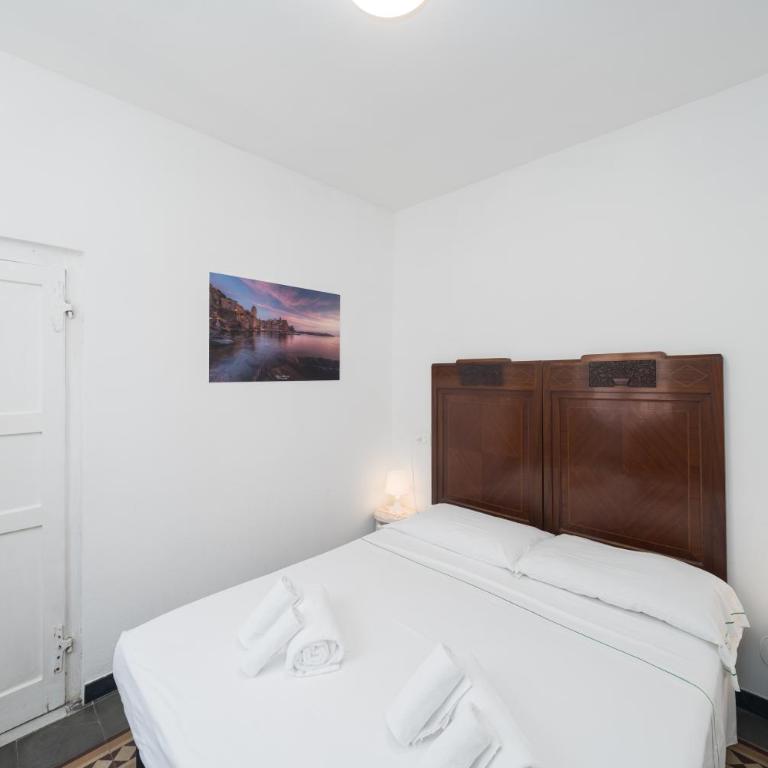 NICHOLISA Apartment - Wifi kitchen and AC - Two-Bedroom Apartment with City View - 11