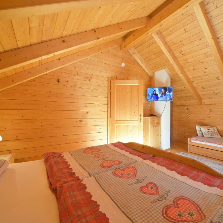Haus Hasslacher - Three-Bedroom House - 18