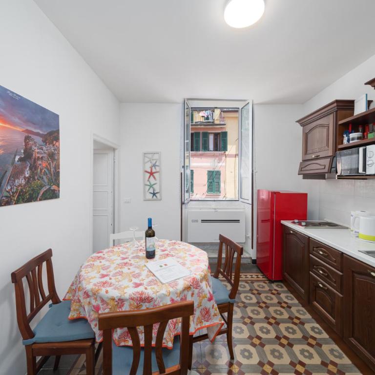 NICHOLISA Apartment - Wifi kitchen and AC - Two-Bedroom Apartment with City View - 1