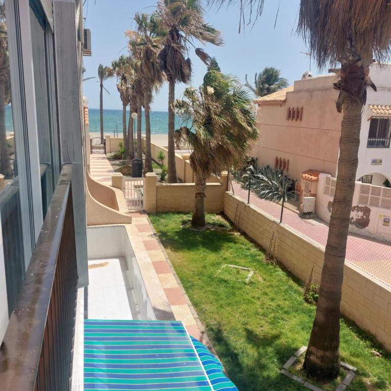 Tropical sun - One-Bedroom Apartment - 7