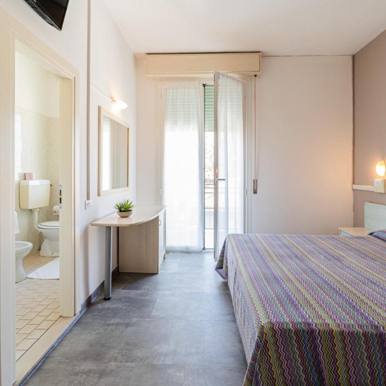 Hotel Carol - Camera Tripla - 1