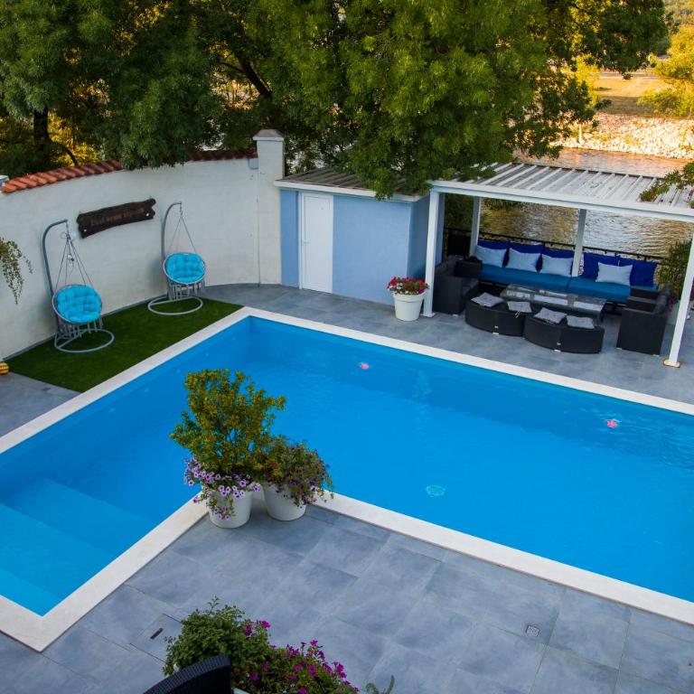 Private Riverside Villa Silvia - Villa - 31