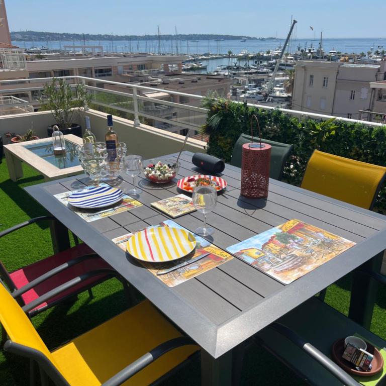 Pretty Azur Riviera sea view 180 degree terrace - Two-Bedroom Apartment - 4