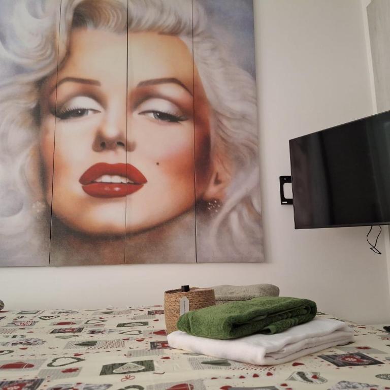 LittleMarylin - Camera Matrimoniale con Bagno Privato - 2