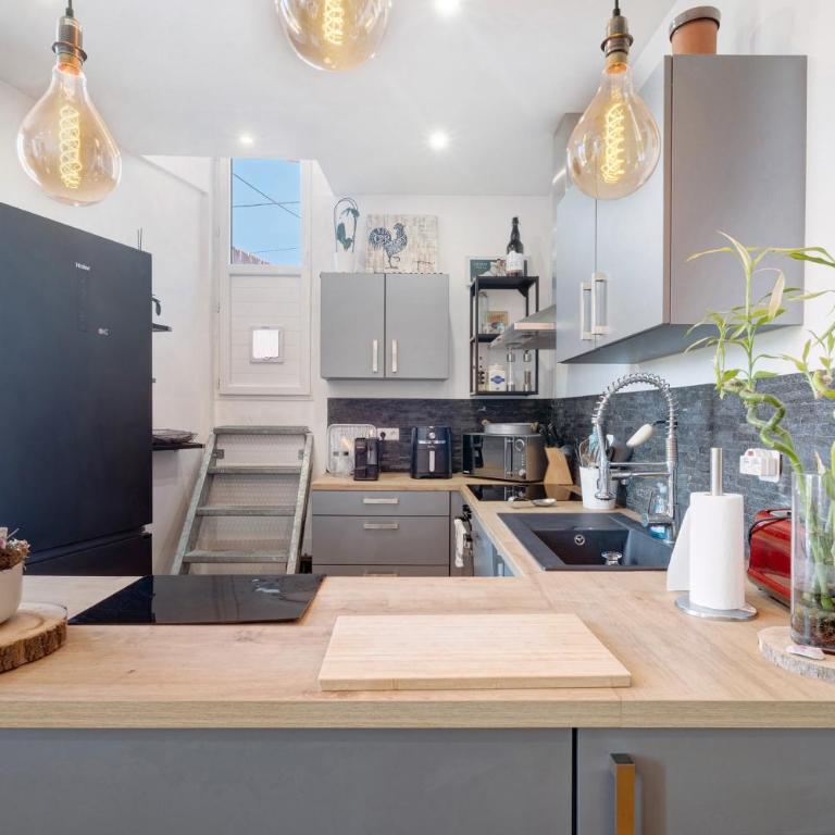 Duplex Climatisé Avec Parking - Appartement 1 Chambre Supérieur avec Balcon - 2