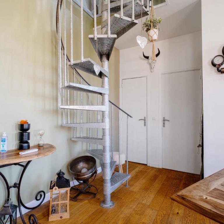 Duplex Climatisé Avec Parking - Appartement 1 Chambre Supérieur avec Balcon - 8