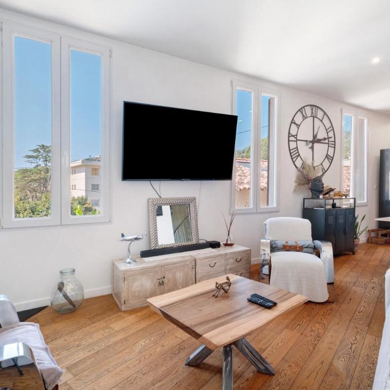 Duplex Climatisé Avec Parking - Appartement 1 Chambre Supérieur avec Balcon - 13