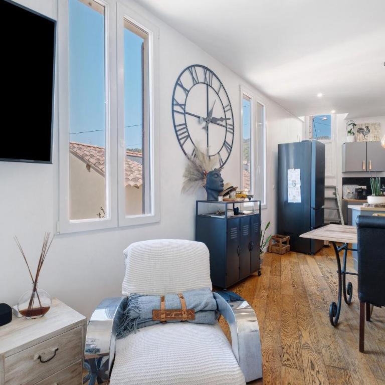 Duplex Climatisé Avec Parking - Appartement 1 Chambre Supérieur avec Balcon - 14