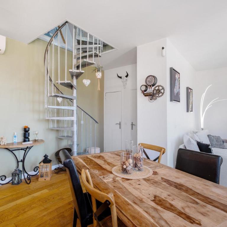 Duplex Climatisé Avec Parking - Appartement 1 Chambre Supérieur avec Balcon - 23