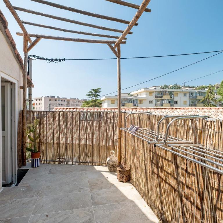 Duplex Climatisé Avec Parking - Appartement 1 Chambre Supérieur avec Balcon - 27