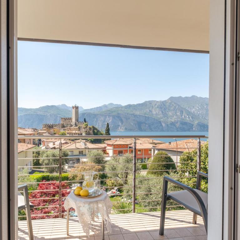 Eco Hotel Ariston - Camera Matrimoniale con Balcone e Vista Lago - 2
