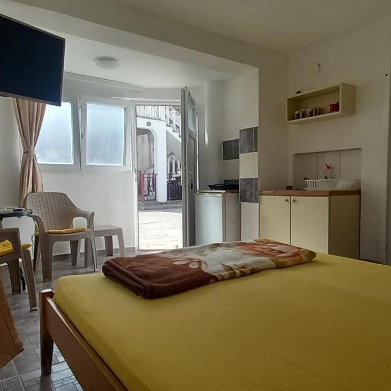 Apartmani Todorović - Studio with Garden View - 4