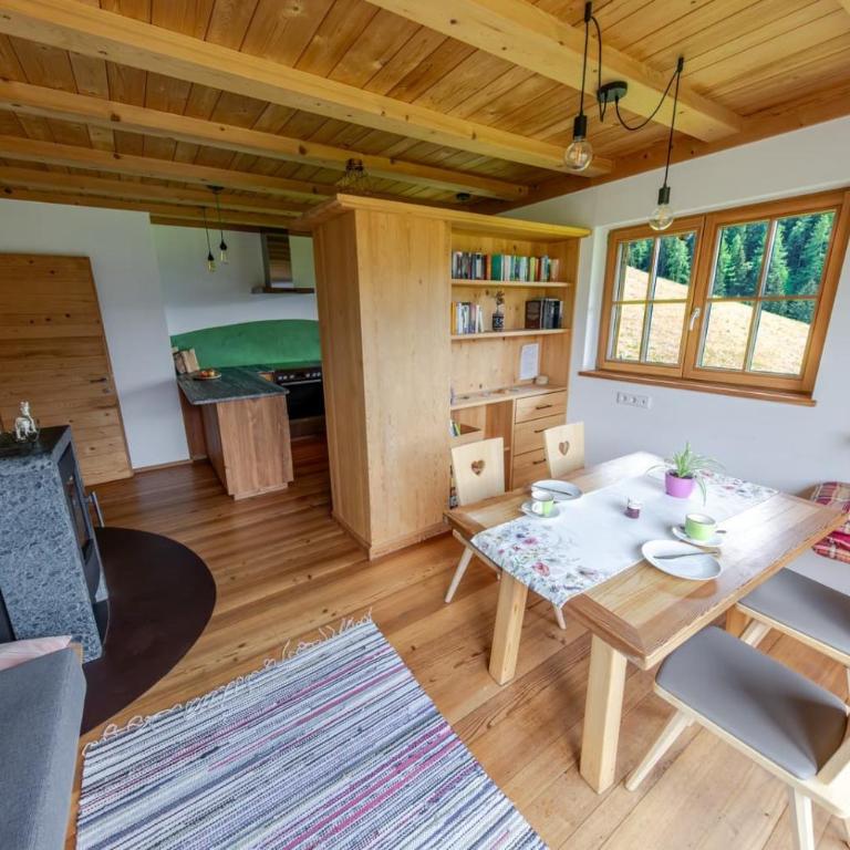 Garmesegghof - Two-Bedroom Deluxe Apartment with Garden View - 20