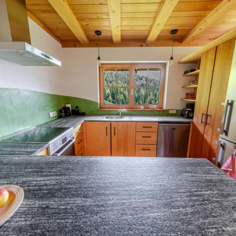 Garmesegghof - Two-Bedroom Deluxe Apartment with Garden View - 23