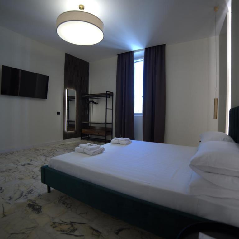 Venetia Charme Apartment-Rome Castro Pretorio - Appartamento con 2 Camere da Letto - 3