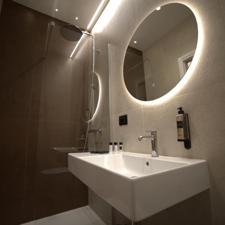 Venetia Charme Apartment-Rome Castro Pretorio - Appartamento con 2 Camere da Letto - 6