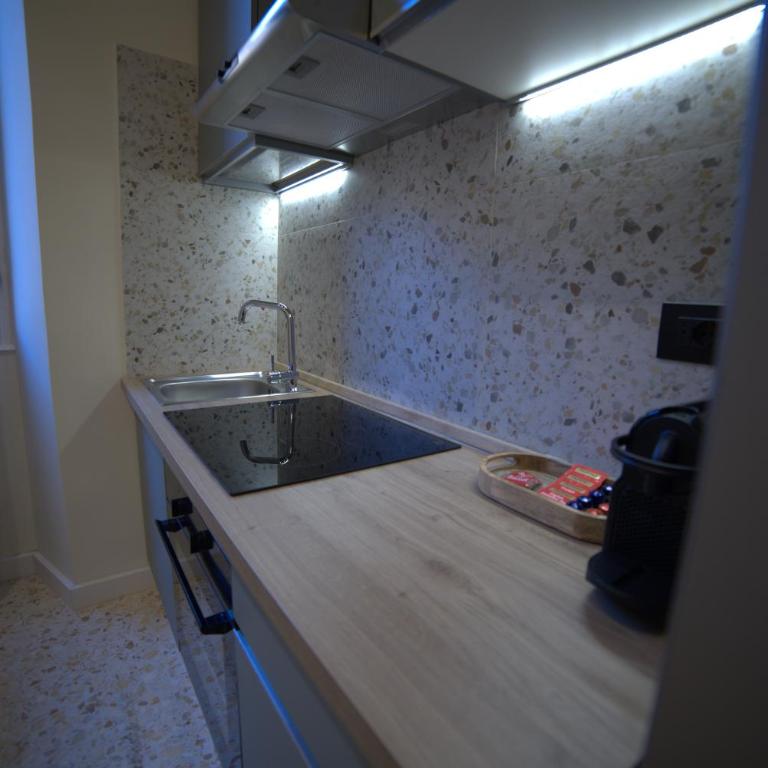 Venetia Charme Apartment-Rome Castro Pretorio - Appartamento con 2 Camere da Letto - 14