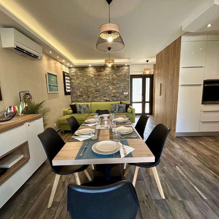 Appt 3 pièces - jusqu'à 6 personnes- Le Cap D'Agde CT210-136 - Two-Bedroom Apartment with Terrace - 2