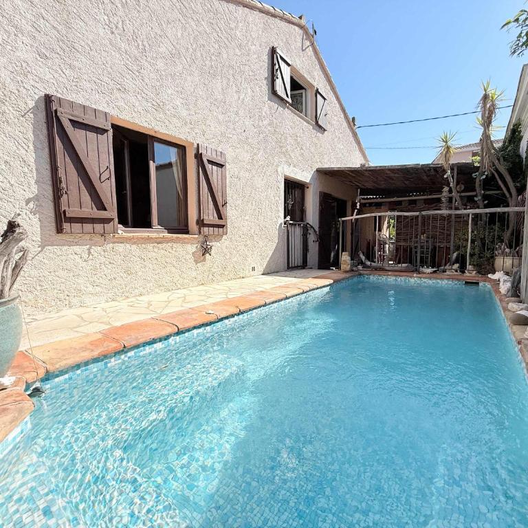 Charming Village House with Swimming pool Saint-Aygulf - Apartment - 1
