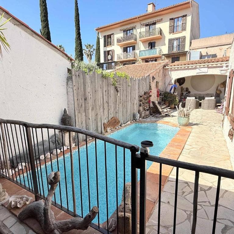 Charming Village House with Swimming pool Saint-Aygulf - Apartment - 4