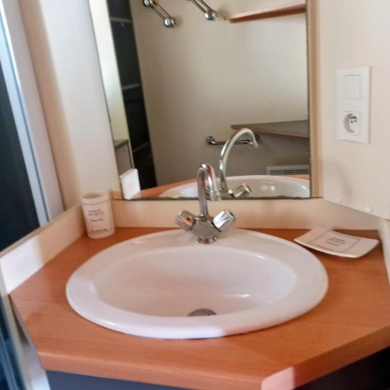 EXCLUSIVE fin AOUT Chalet Cosy Agde 6 pers, clim, piscine, Pinède, parking, calme Méditerranée - Chalet 2 Chambres - 27