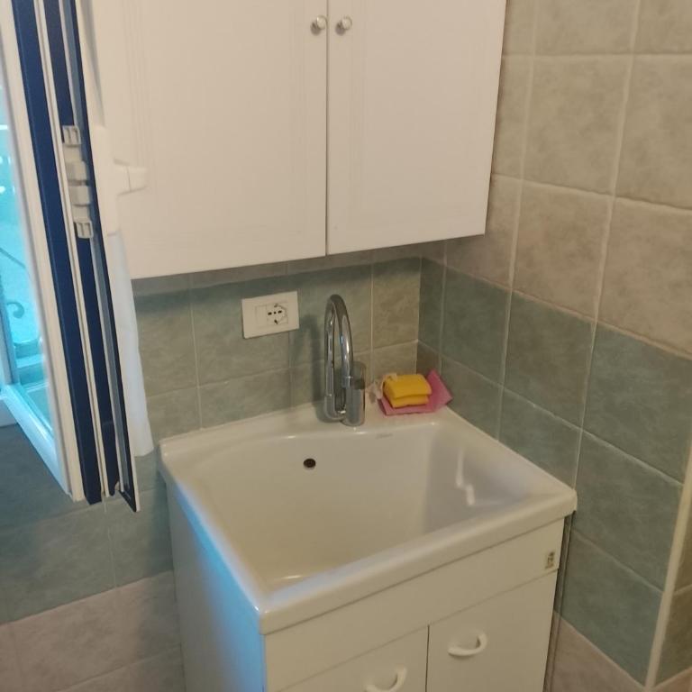 Bilocale a due passi del mare - Appartamento con 2 Camere da Letto - 2