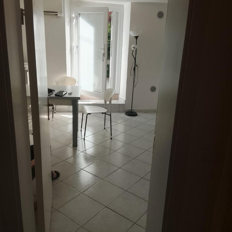 Bilocale a due passi del mare - Appartamento con 2 Camere da Letto - 8