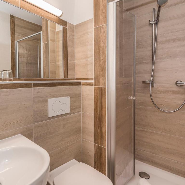 Hotel Garni Wieshof - Deluxe Doppelzimmer mit Balkon - 5
