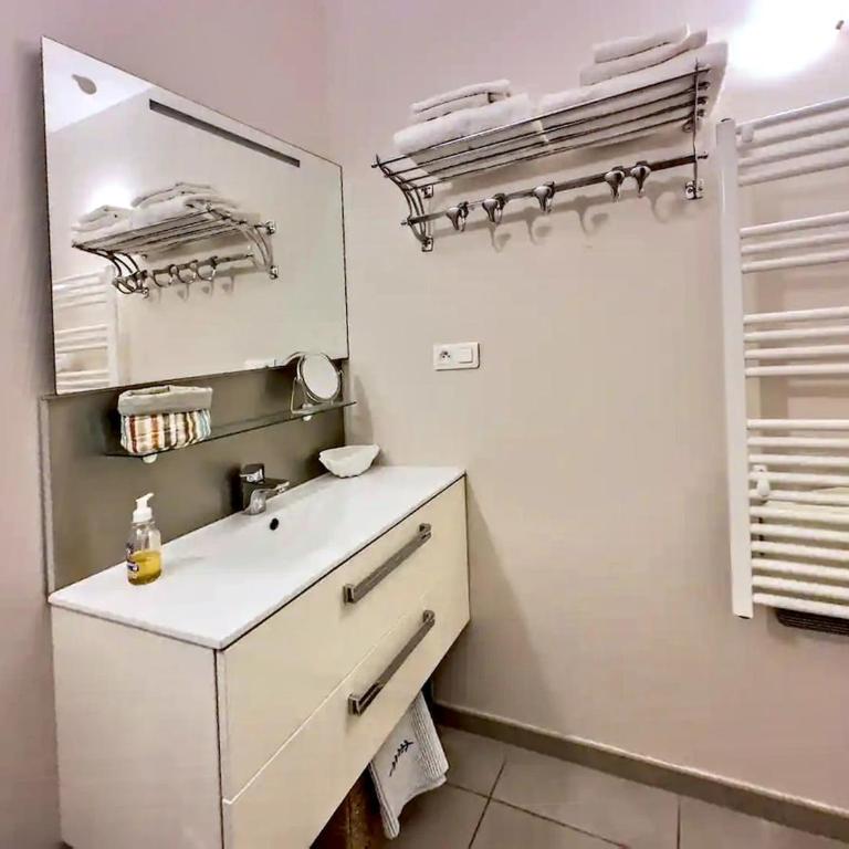 Les CELESTINS 2rooms Air-conditioned Garage Center Quiet WiFi - Apartment mit 1 Schlafzimmer - 7
