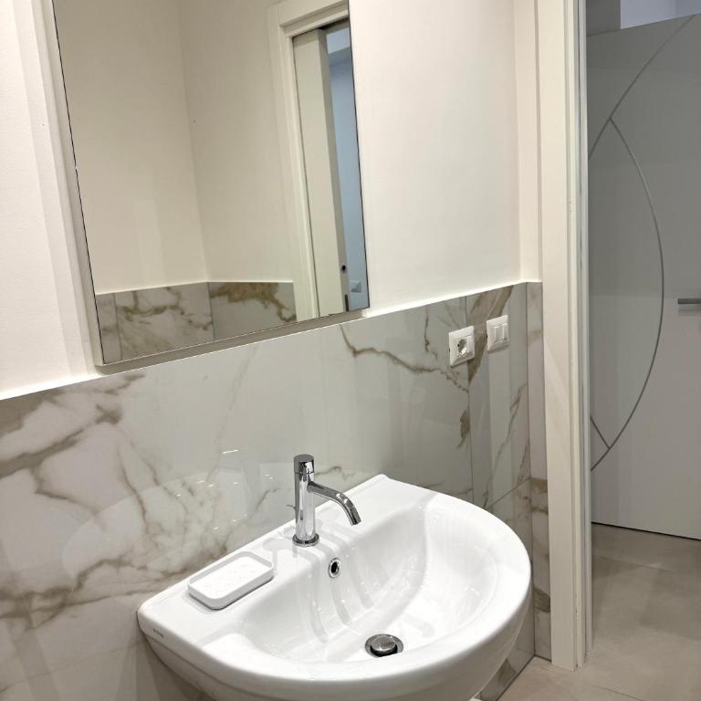 Longhome - One-Bedroom Superior Apartment - 16