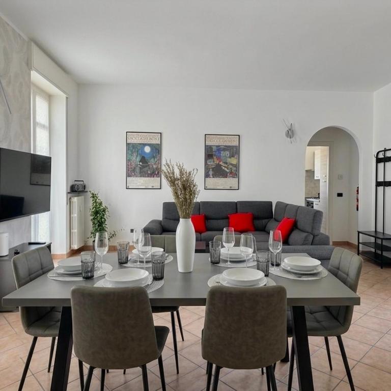 Spazioso appartamento a due passi dal centro - Appartamento con 2 Camere da Letto e Balcone - 1