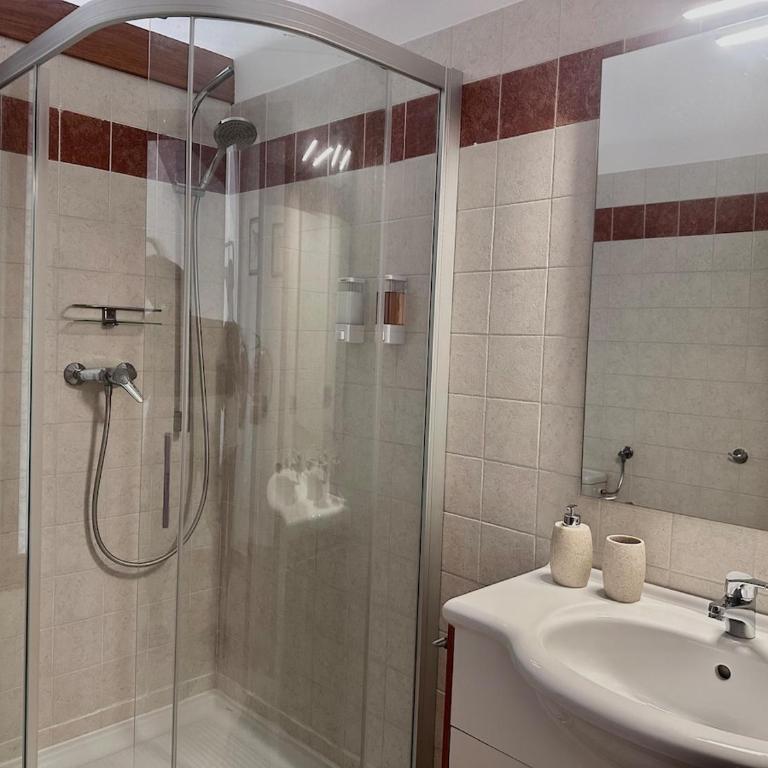 Spazioso appartamento a due passi dal centro - Appartamento con 2 Camere da Letto e Balcone - 21