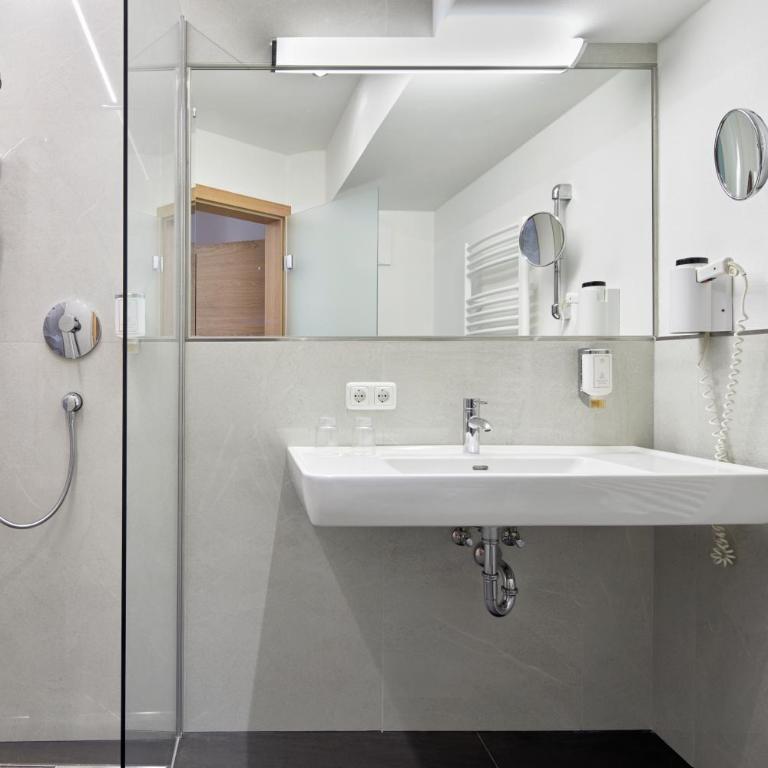 Fish'Inn Zell - Hotel Fischerwirt - Classic Doppelzimmer mit Balkon - 3