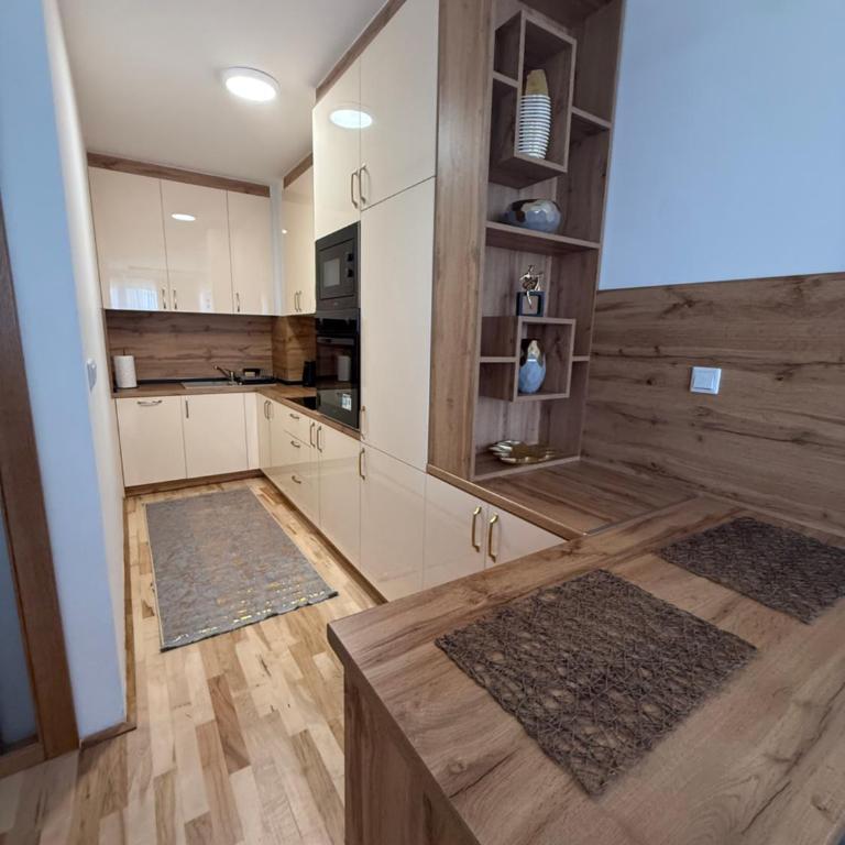 Daky Home 2 near AirPort,tram and City Center - Apartman sa 1 Spavaćom Sobom - 4