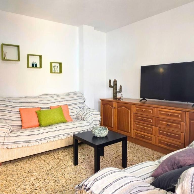 BS Profesor Escobar Manzano nº38, estancia min 5 noches, a 6 minutos andando de la playa - Apartamento - 4