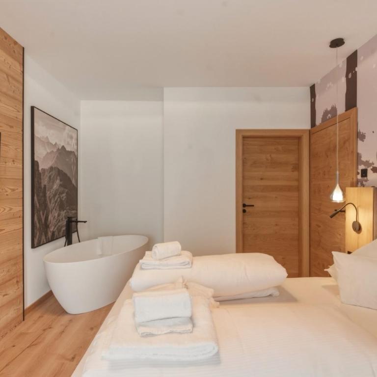 Suites Stubai Wellness & Fitness inklusive Stubai Supercard - Alpine Suite Serles View Terrasse - 4