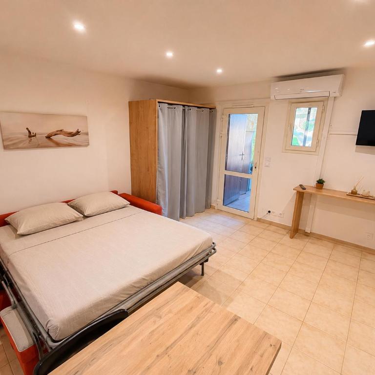 Studio Piscine Clim à 300m de la Plage des Sablettes - Appartement 1 Chambre - 8