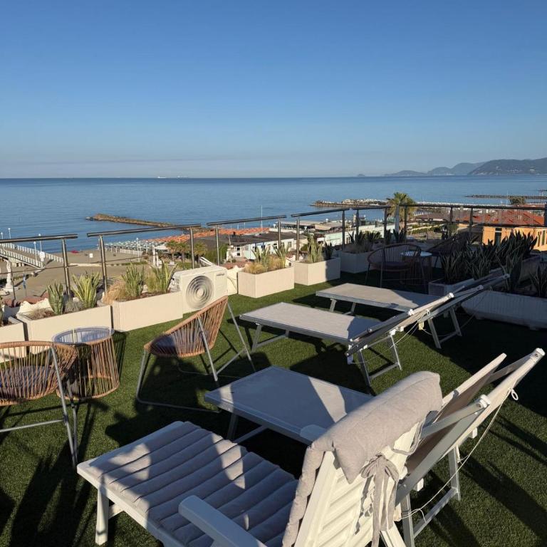 Hotel Tirreno - Suite con terraza - 7
