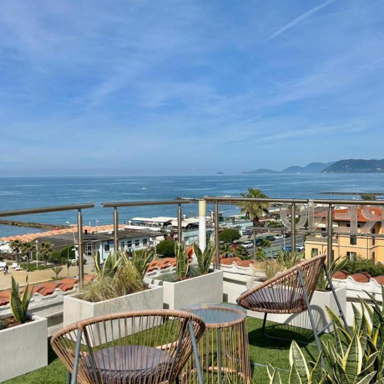 Hotel Tirreno - Suite con terraza - 1