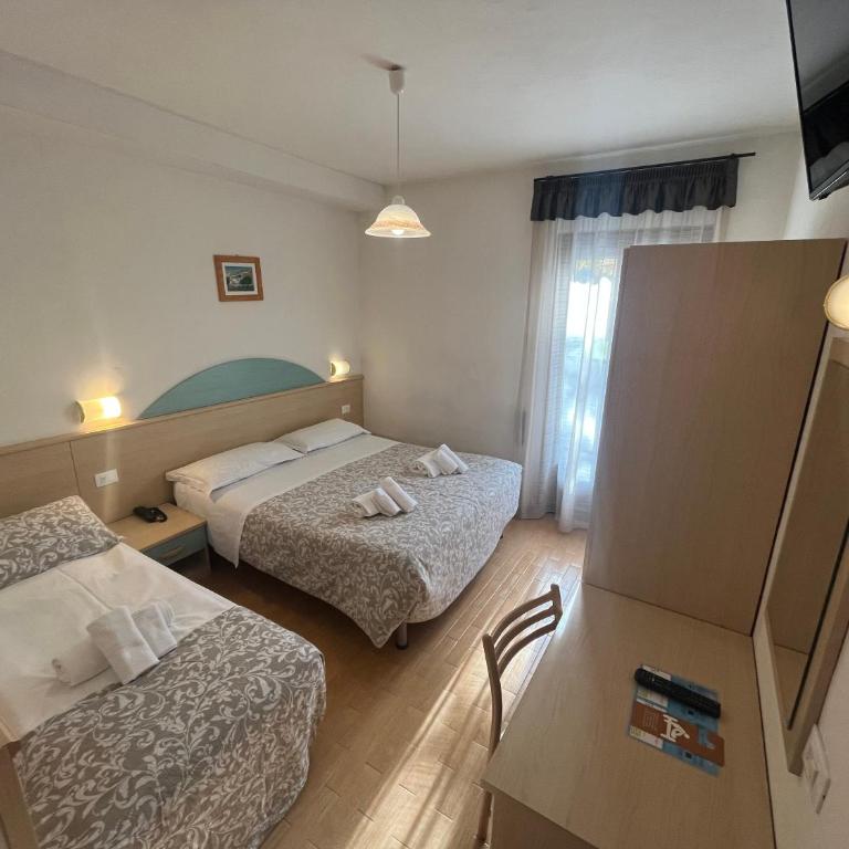 Hotel alle Rose Family inspired garden and SPA - Habitación Triple - 1
