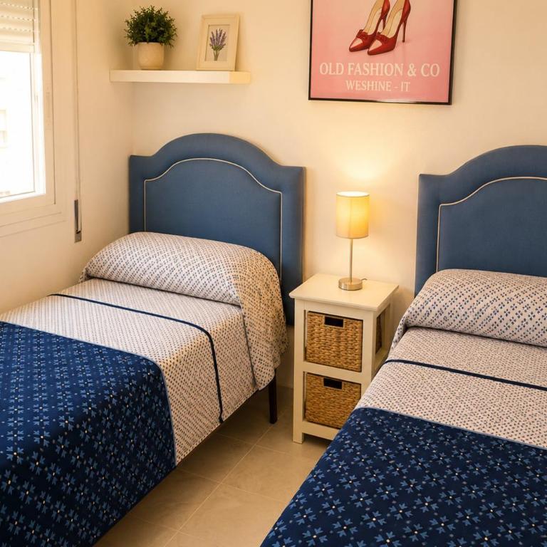 Sea View Flat by the Beach - Apartamento - 32