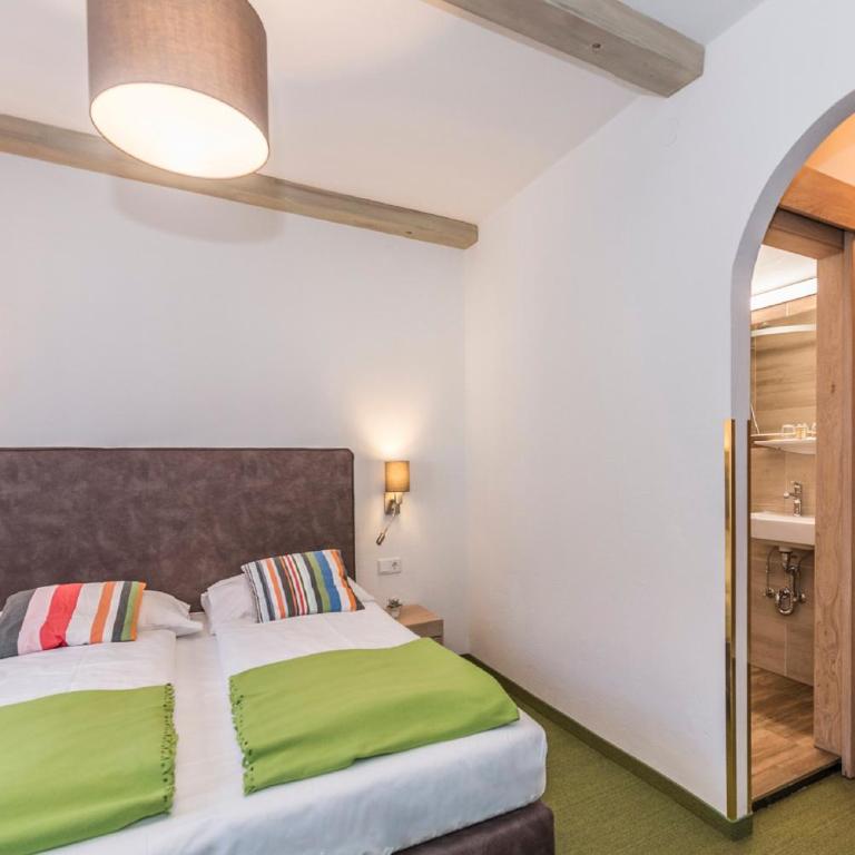 Hotel Garni Wieshof - Deluxe Doppelzimmer mit Balkon - 7