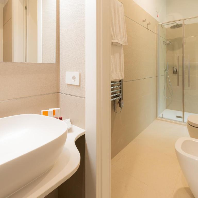 KT exclusive hotel - Camera Matrimoniale con Bagno Privato - 13