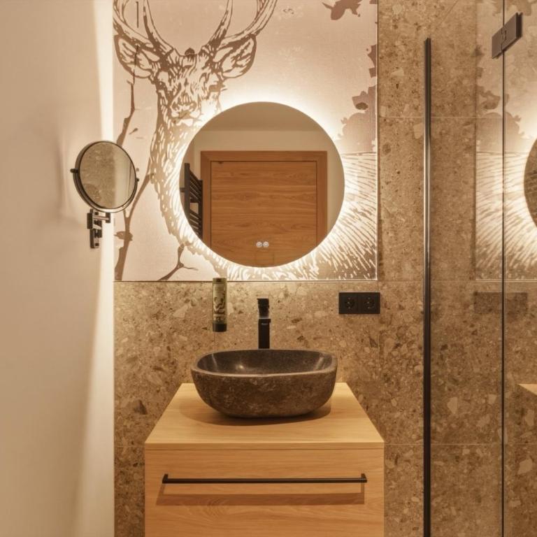 Suites Stubai Wellness & Fitness inklusive Stubai Supercard - Alpine Suite Serles View Balkon und Terrasse - 9